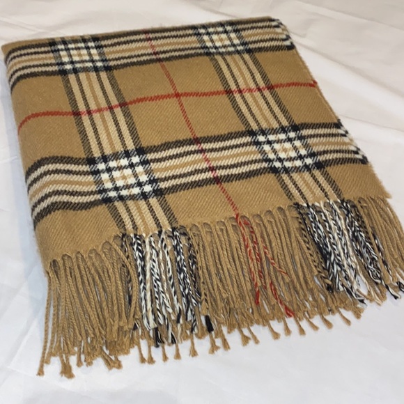 V. FRAAS Plaid Ruana women’s tan red and black open wrap/shawl - Picture 7 of 14